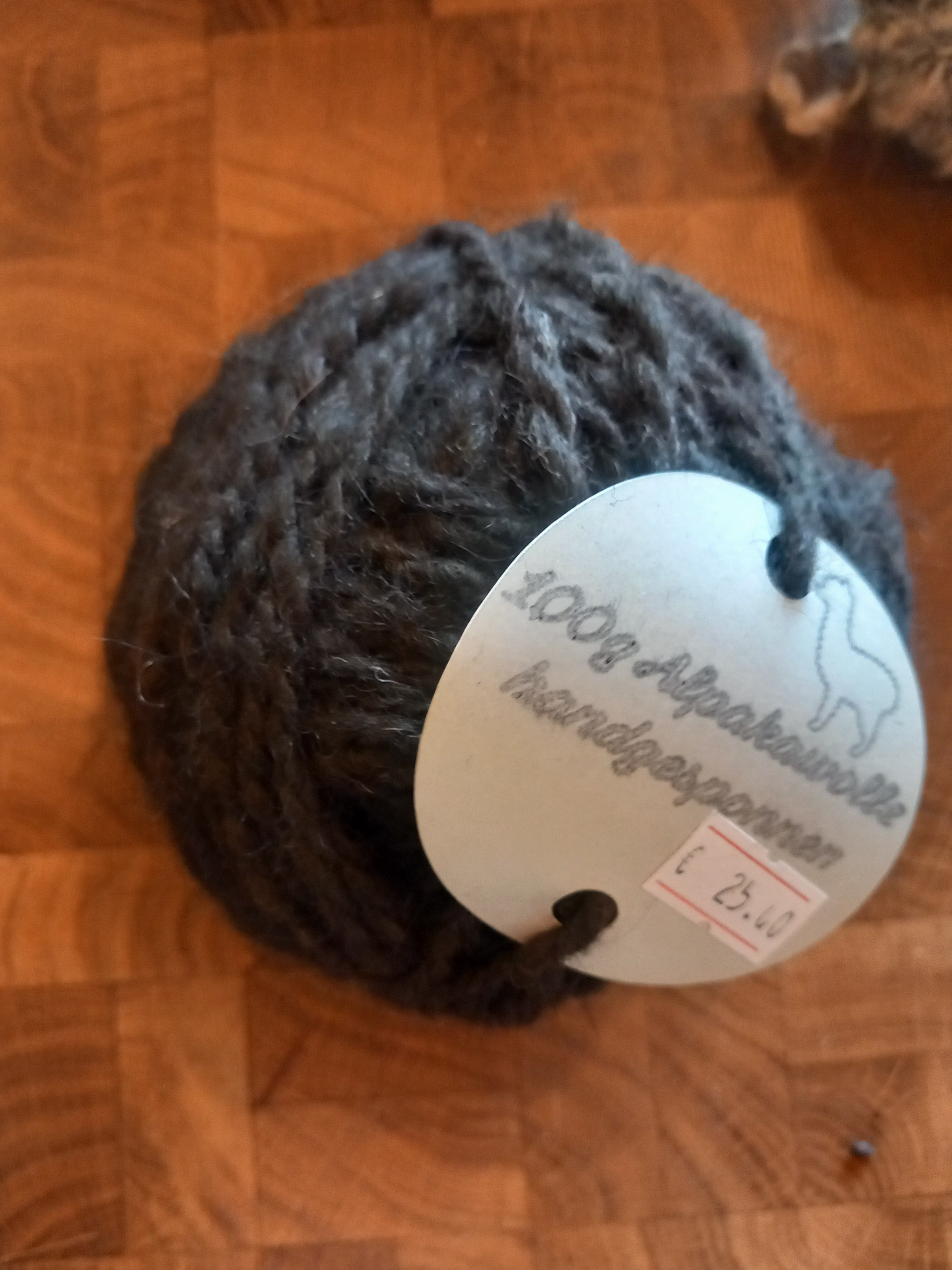 Handgesponnene Alpakawolle "Sally"