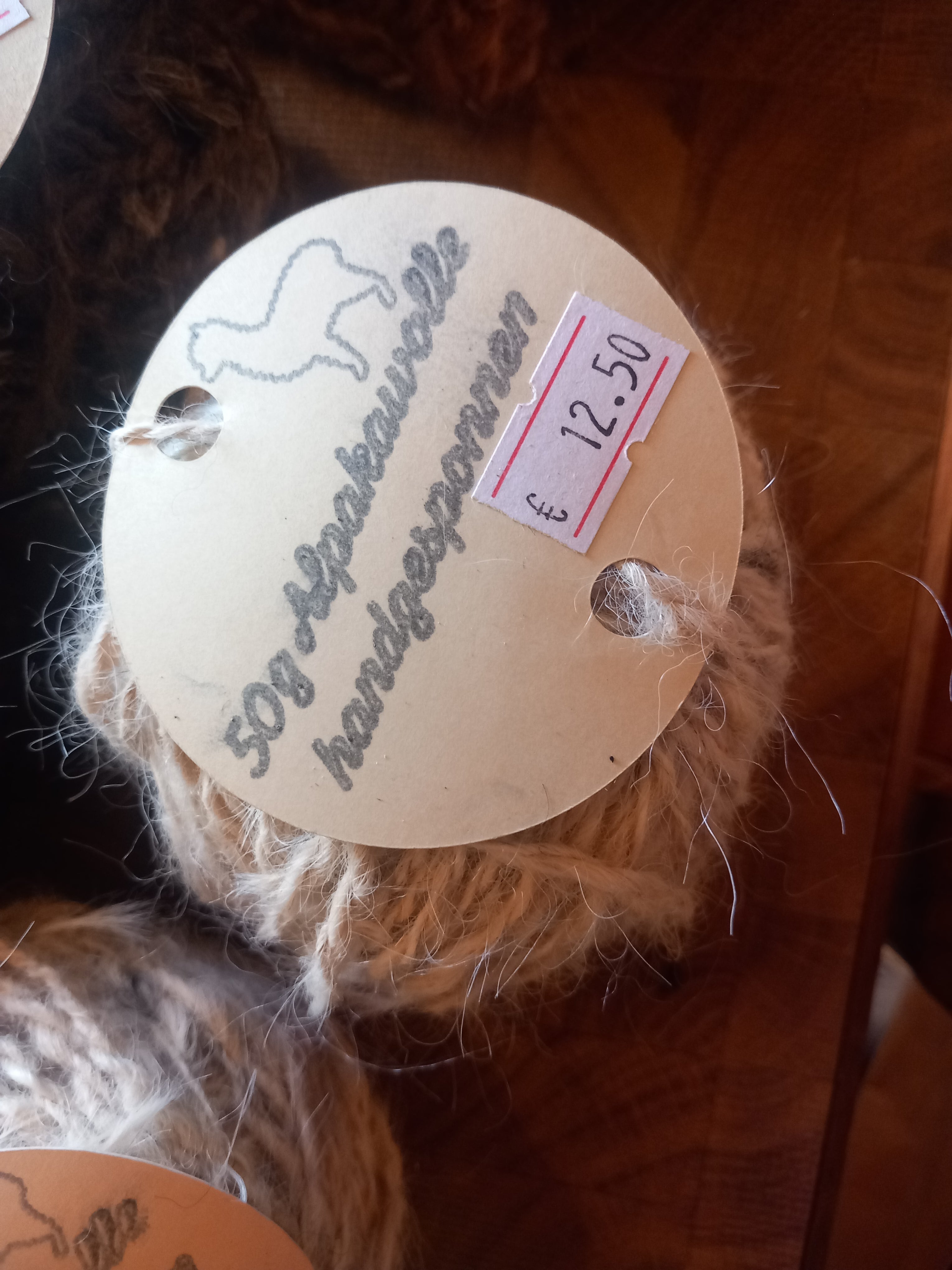 Handgesponnene Alpakawolle "Angel"